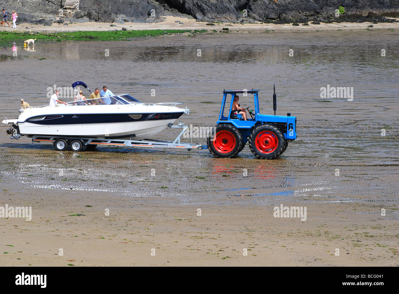 Lancio a Abersoch a bassa marea n. 2738 Foto Stock
