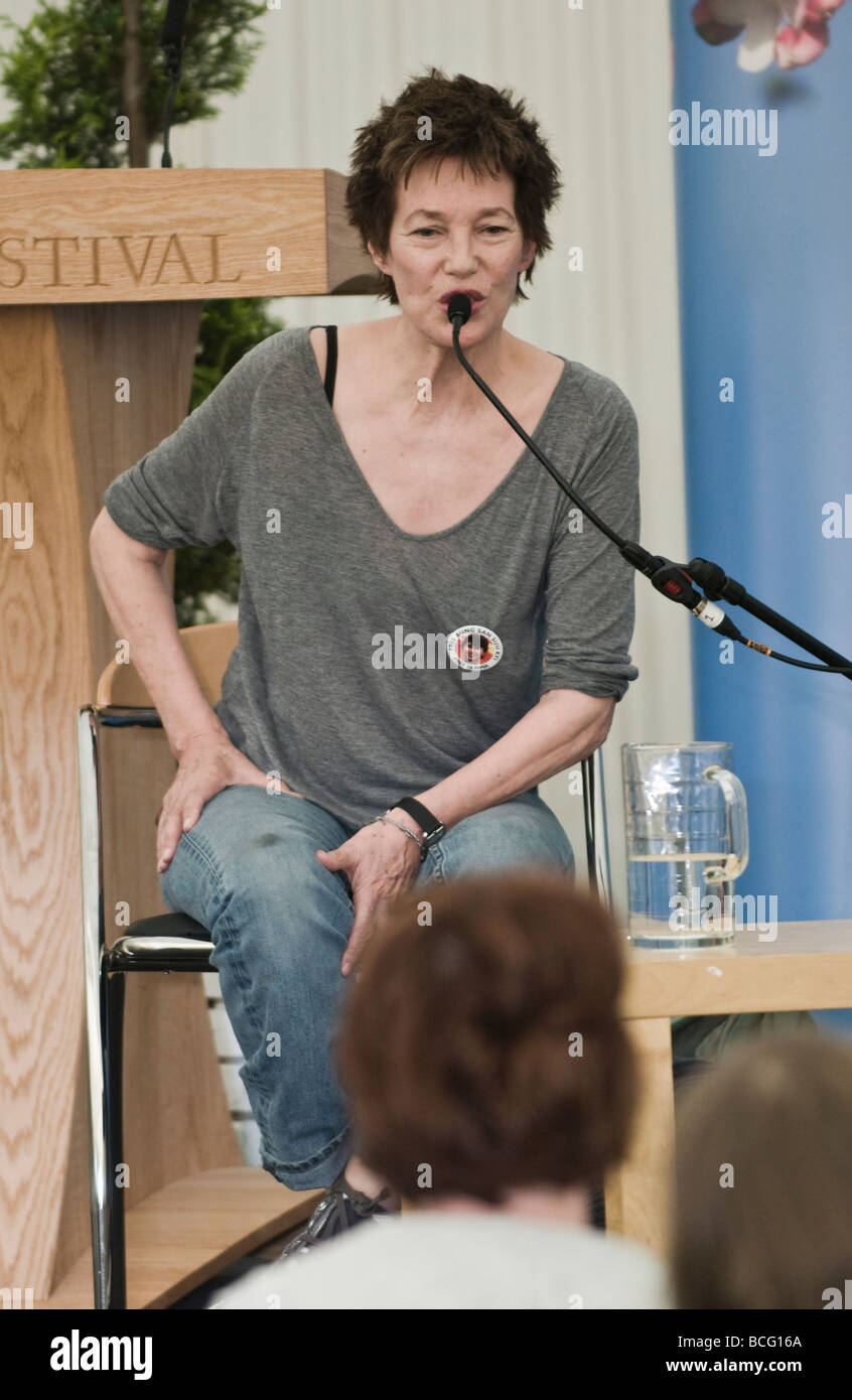 Jane Birkin inglese modello attrice cantante e regista illustrato parlando della sua vita a Hay Festival 2009 Foto Stock