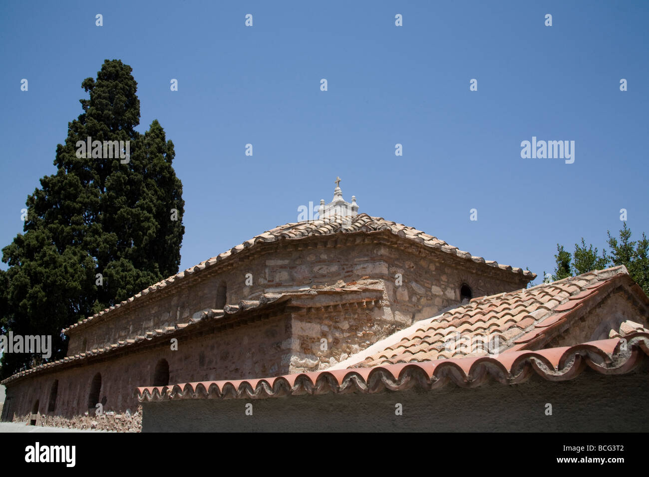 Tetto arancione di una chiesa bizantina, Plaka Atene Foto Stock
