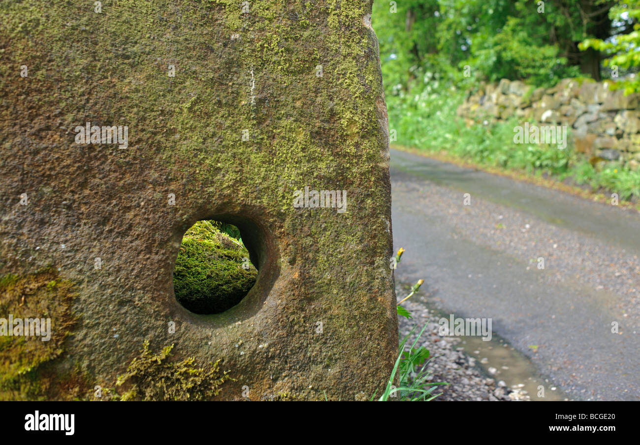 Post foro nel recinto di pietra Foto Stock