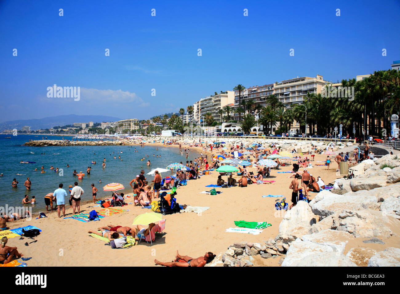 Spiaggia a Cannes Cote d Azur Provence Francia Foto Stock