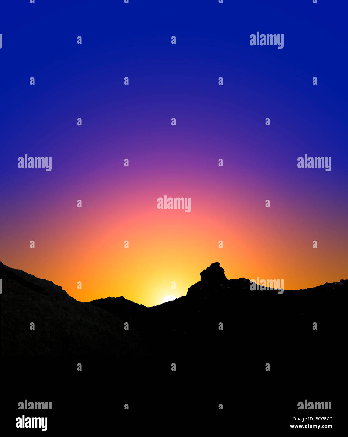 Brillant western tramonto sul deserto roccioso California USA Foto Stock