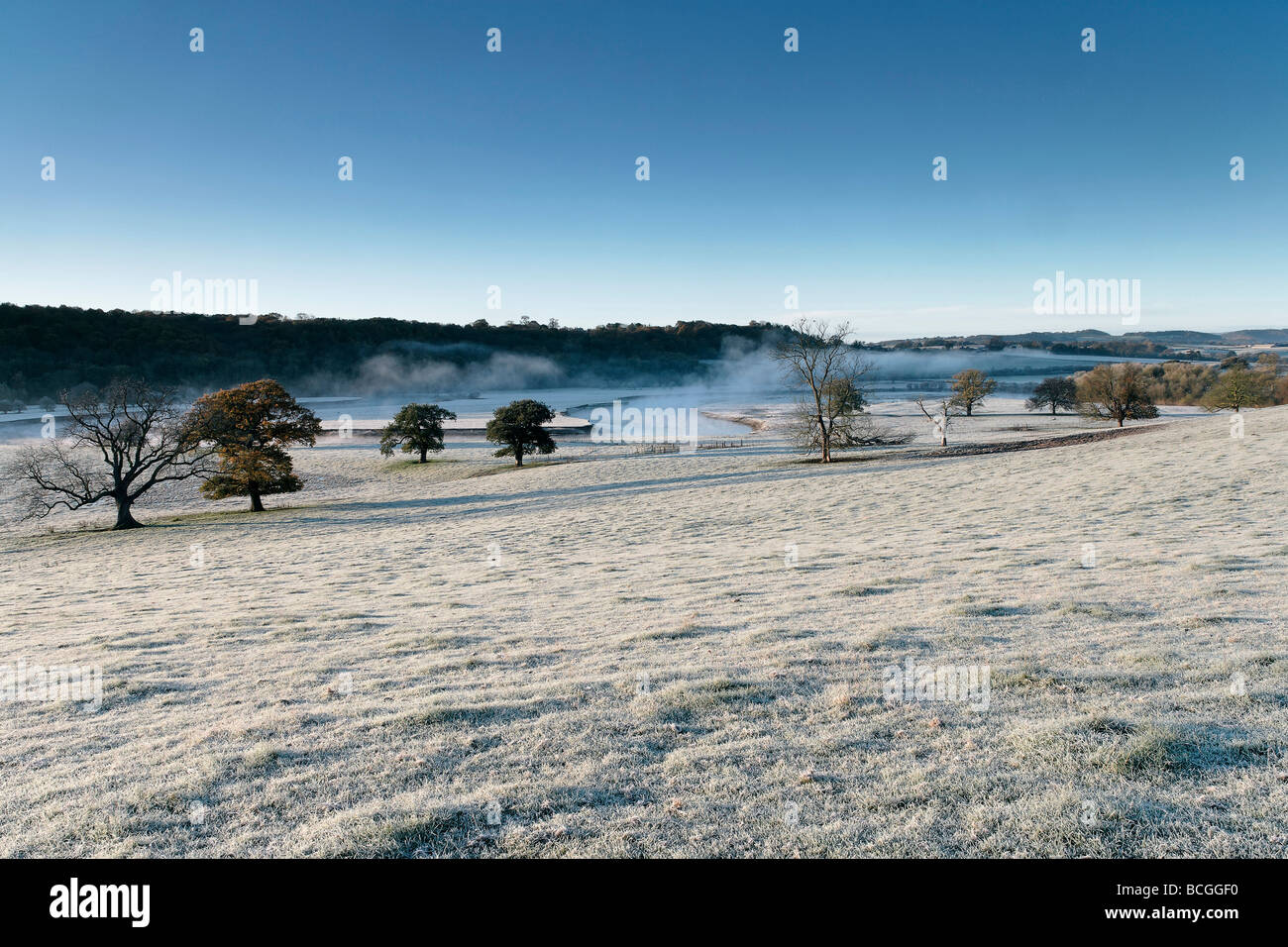 Frosty alba sul fiume Severn Leighton Shropshire REGNO UNITO Foto Stock