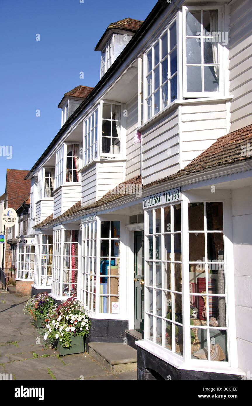Storici edifici in legno, High Street, Cranbrook, Kent, England, Regno Unito Foto Stock