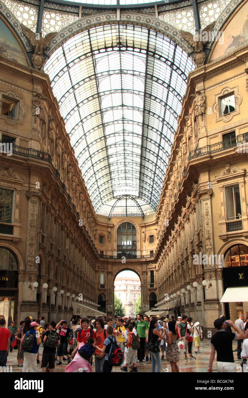 Galleria Vittorio Emanuele II, il centro commerciale per lo shopping a Milano Foto Stock
