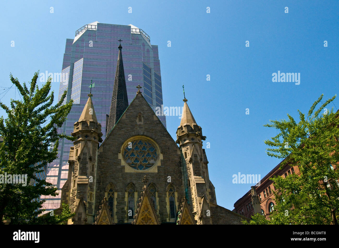 La cattedrale di Christ Church su Sainte Catherine Street downtown Montreal Foto Stock