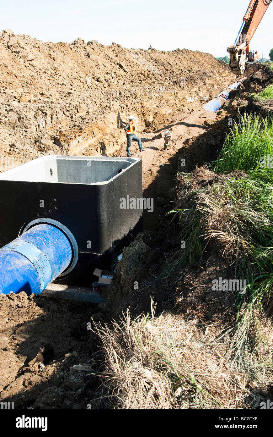 Tubo di acqua essendo prevista al Louis Clark regionale sistema acqua Costruzioni di pipeline sito in Sud Dakota Foto Stock