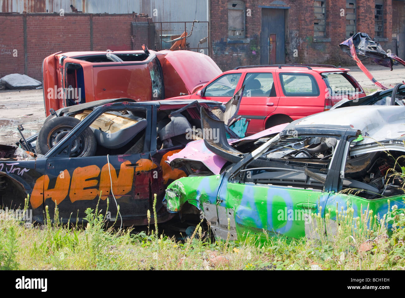 Vetture disastrate a Barrow in Furness Cumbria Regno Unito Foto Stock