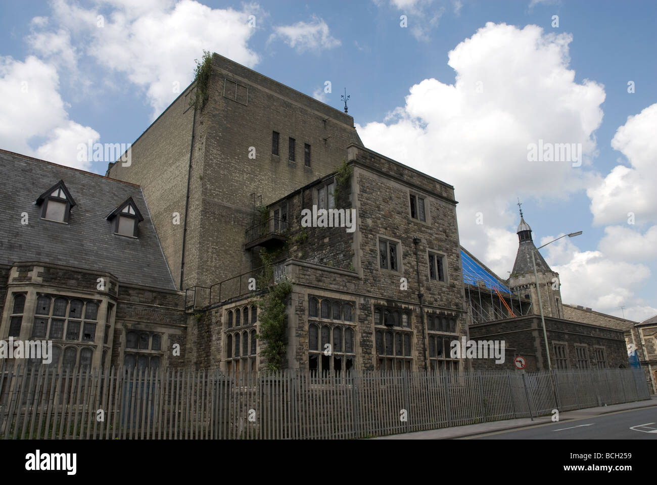 Istituto di meccanica con i ponteggi Swindon WILTSHIRE REGNO UNITO Foto Stock