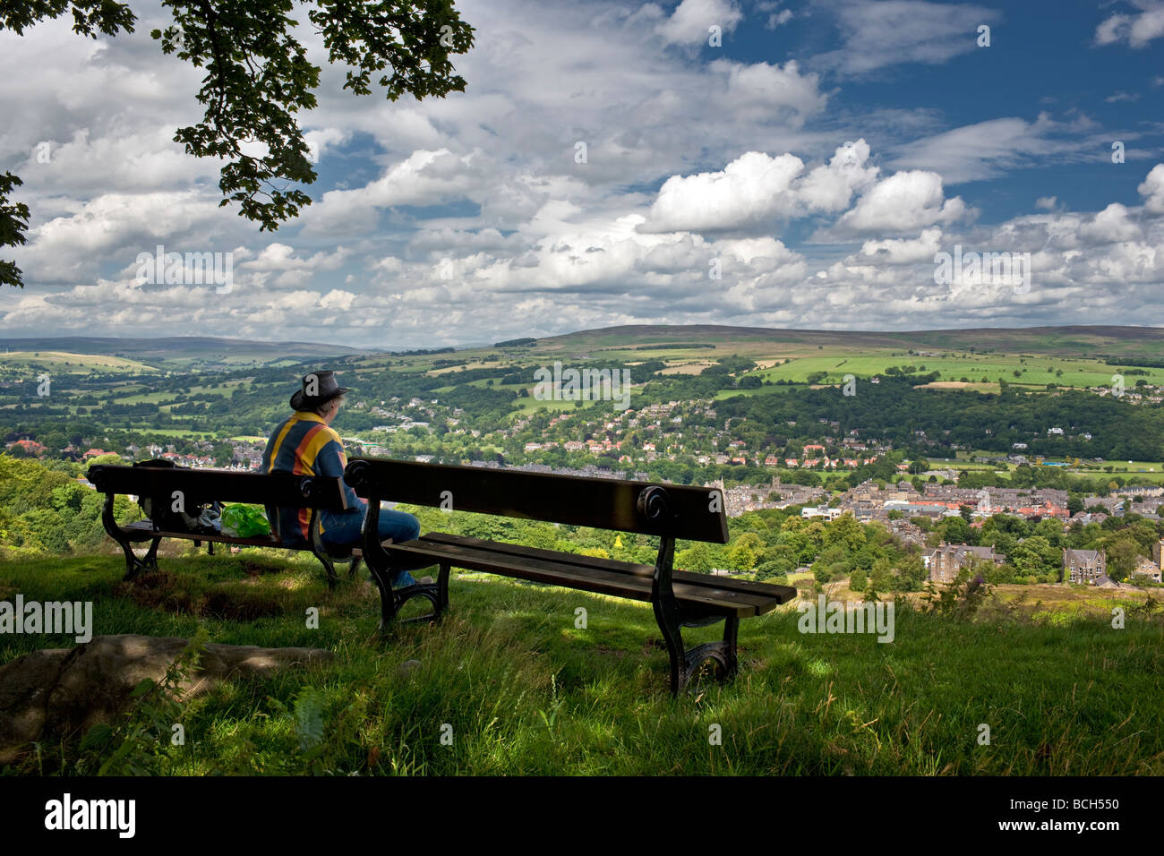 Ammirerete la vista da Ilkley Moor, Yorkshire Regno Unito Foto Stock