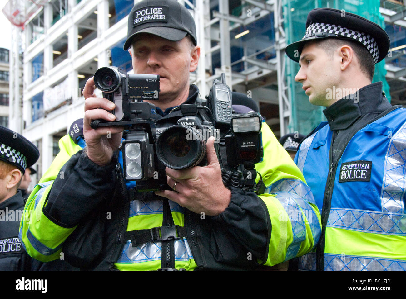 Polizia a G20 protesta a Londra il 1 aprile 2009 Foto Stock
