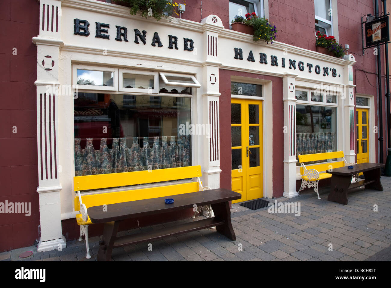 Bernard Harringtons Bar Kenmare County Kerry sud ovest Irlanda Foto Stock