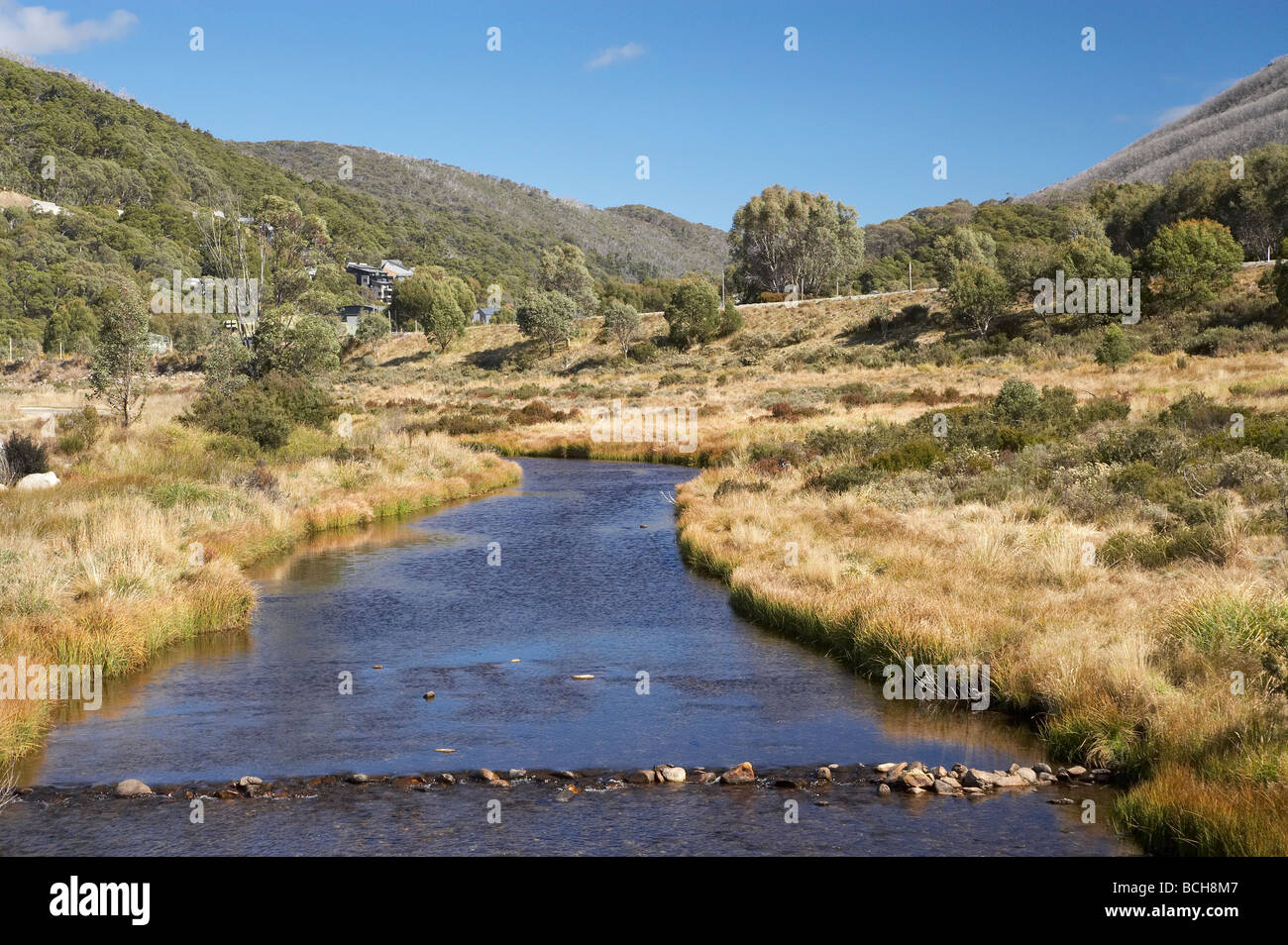 Thredbo Fiume Thredbo Kosciuszko Parco Nazionale montagne innevate del Nuovo Galles del Sud Australia Foto Stock
