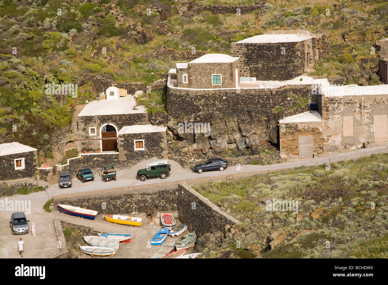 Villaggio a Cala Tramontana sull isola di Pantelleria Mare Mediterraneo Italia Foto Stock