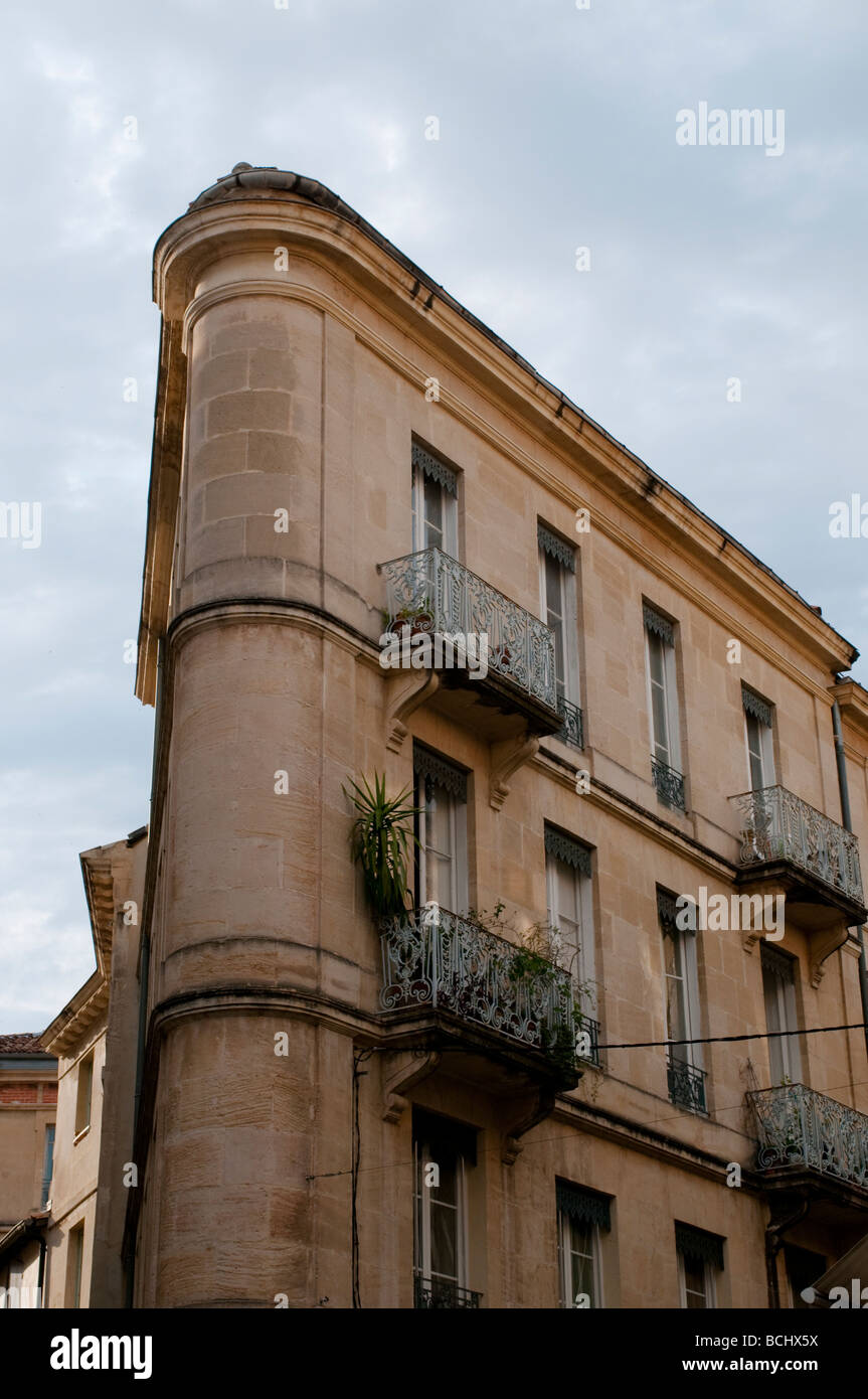 Corner House Nimes Francia Foto Stock