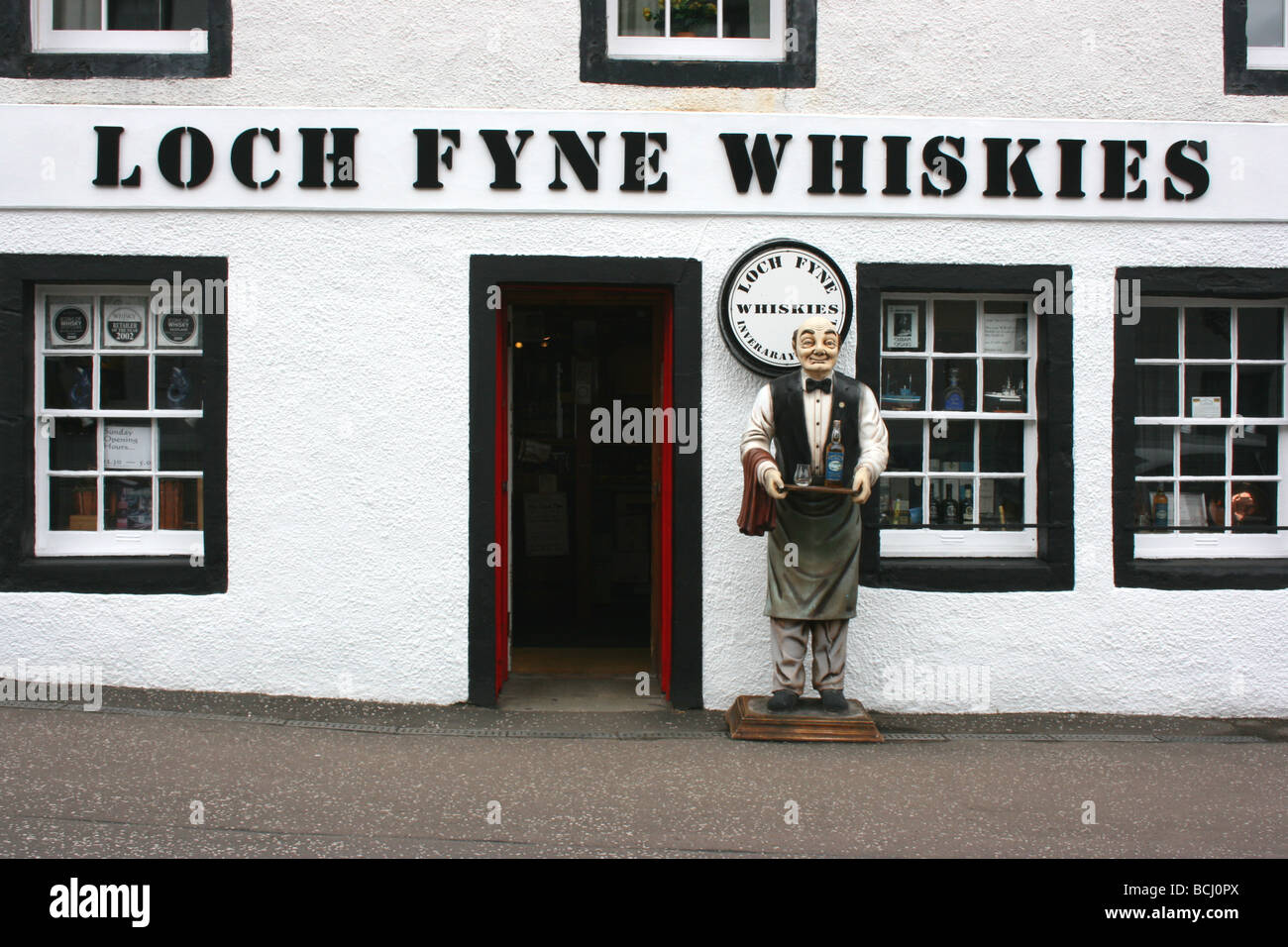 Loch Fyne whisky shop in Main Street, Inverary, Argyll, Scozia Foto Stock