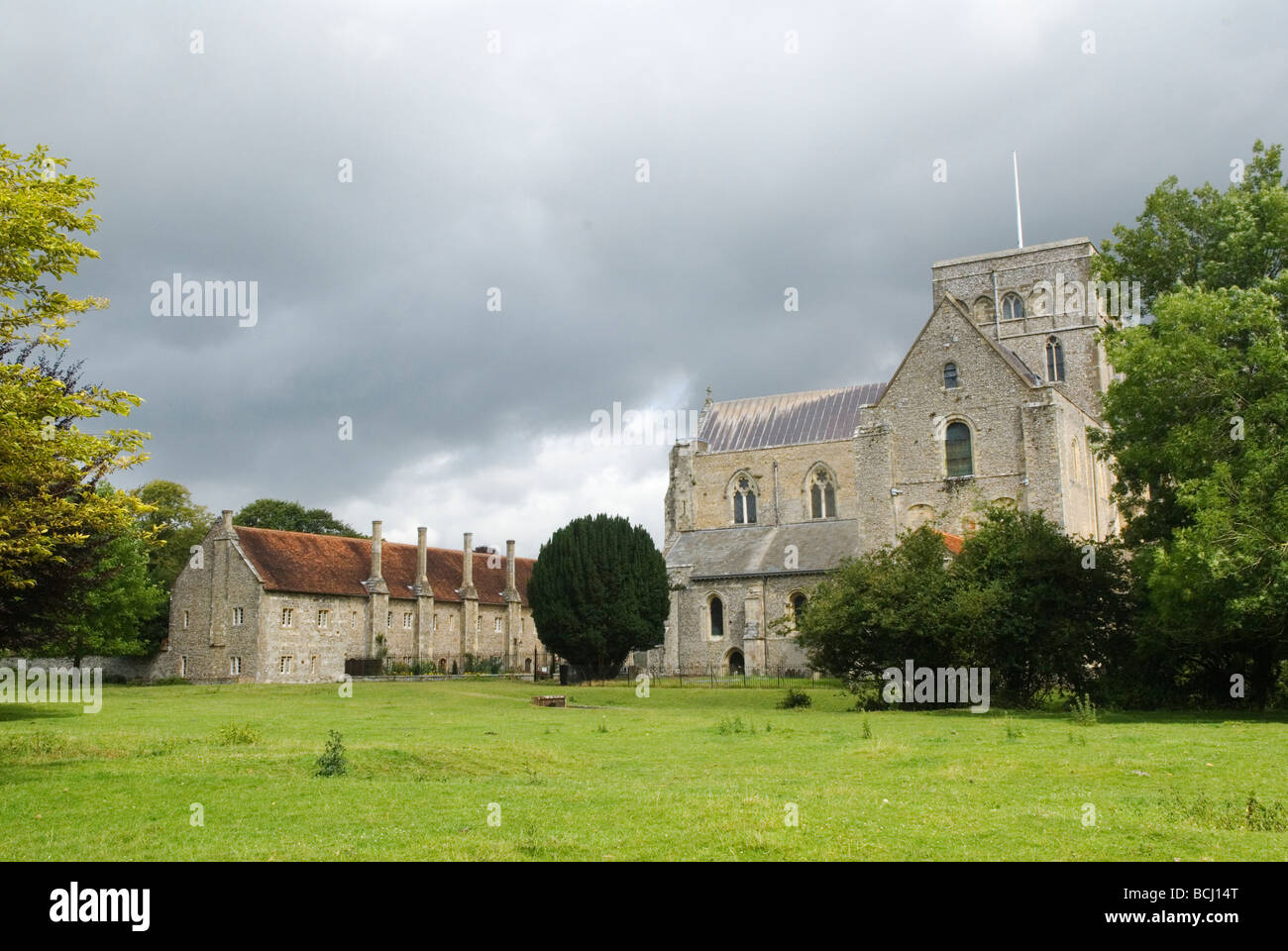 Ospedale di Santa Croce Almshouse di Nobile povertà, Almshouses e Chiesa di Santa Croce una cappella privata. Winchester Hampshire 2009 2000s UK HOMER SYKES Foto Stock