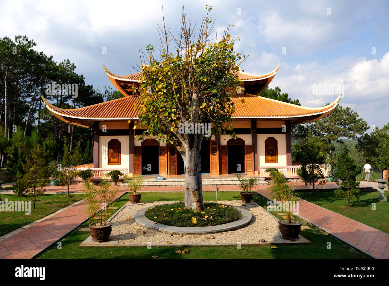 Pagoda a Truc Lam (Foresta di Bamboo) Monastero Zen (Thien vien Truc Lam). Da Lat, Vietnam Foto Stock