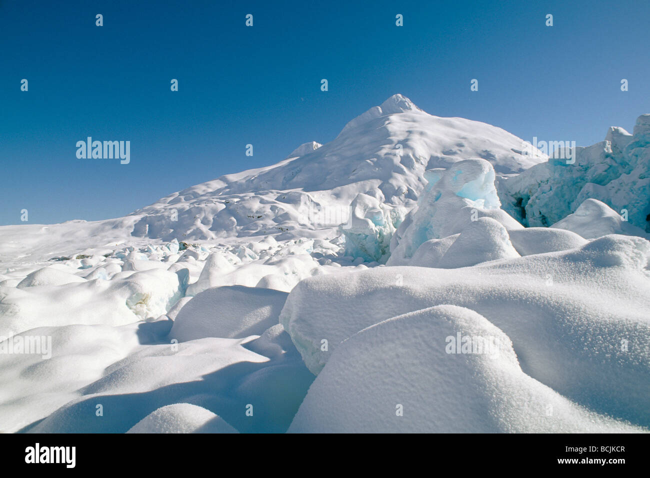 Ghiacciaio Portage Lake centromeridionale Alaska Inverno Scenic neve Bianco cielo blu Foto Stock