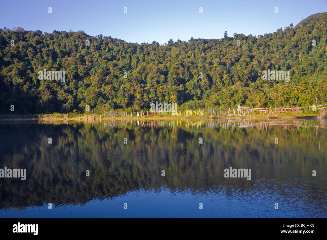 India, Sikkim Khecheopalri, sul lago - lago Santo molto venerata dai buddisti Sikkimese Foto Stock