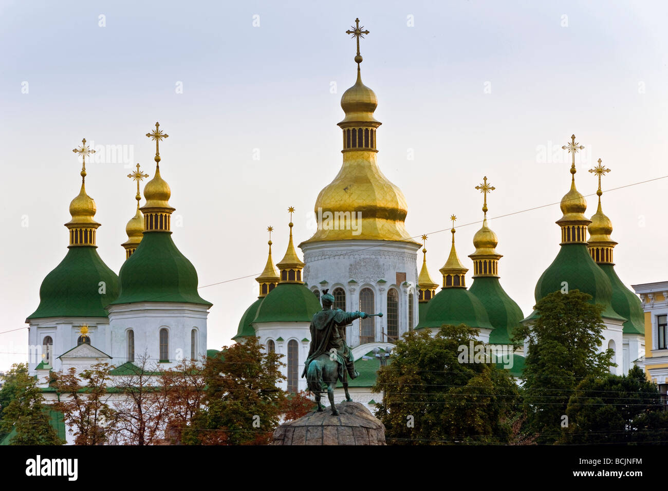 Il tetto verde e oro cupole di Santa Sofia e la Cattedrale, Kiev Ucraina Foto Stock