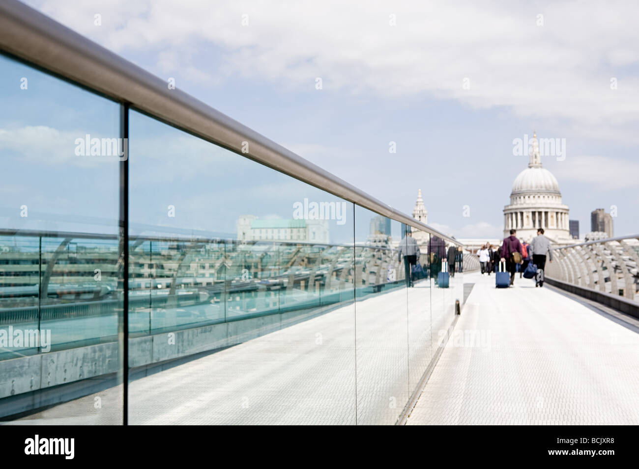 Millennium Bridge e alla cattedrale di St Paul london Foto Stock