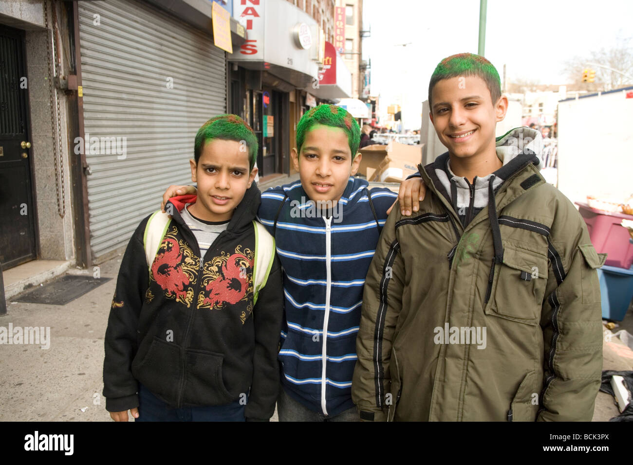 Ragazzi con i capelli colorati in Brooklyn New York Foto Stock