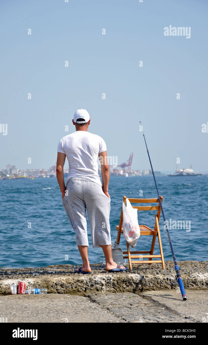 La pesca del Bosforo ad Istanbul in Turchia Foto Stock