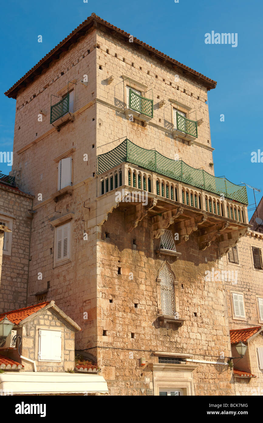 Casa medioevale sul fronte del porto di Trogir - Croazia Foto Stock