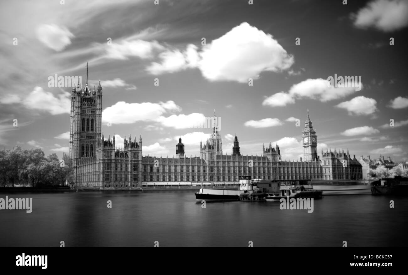 Case del Parlamento Infra Rosso Foto Stock