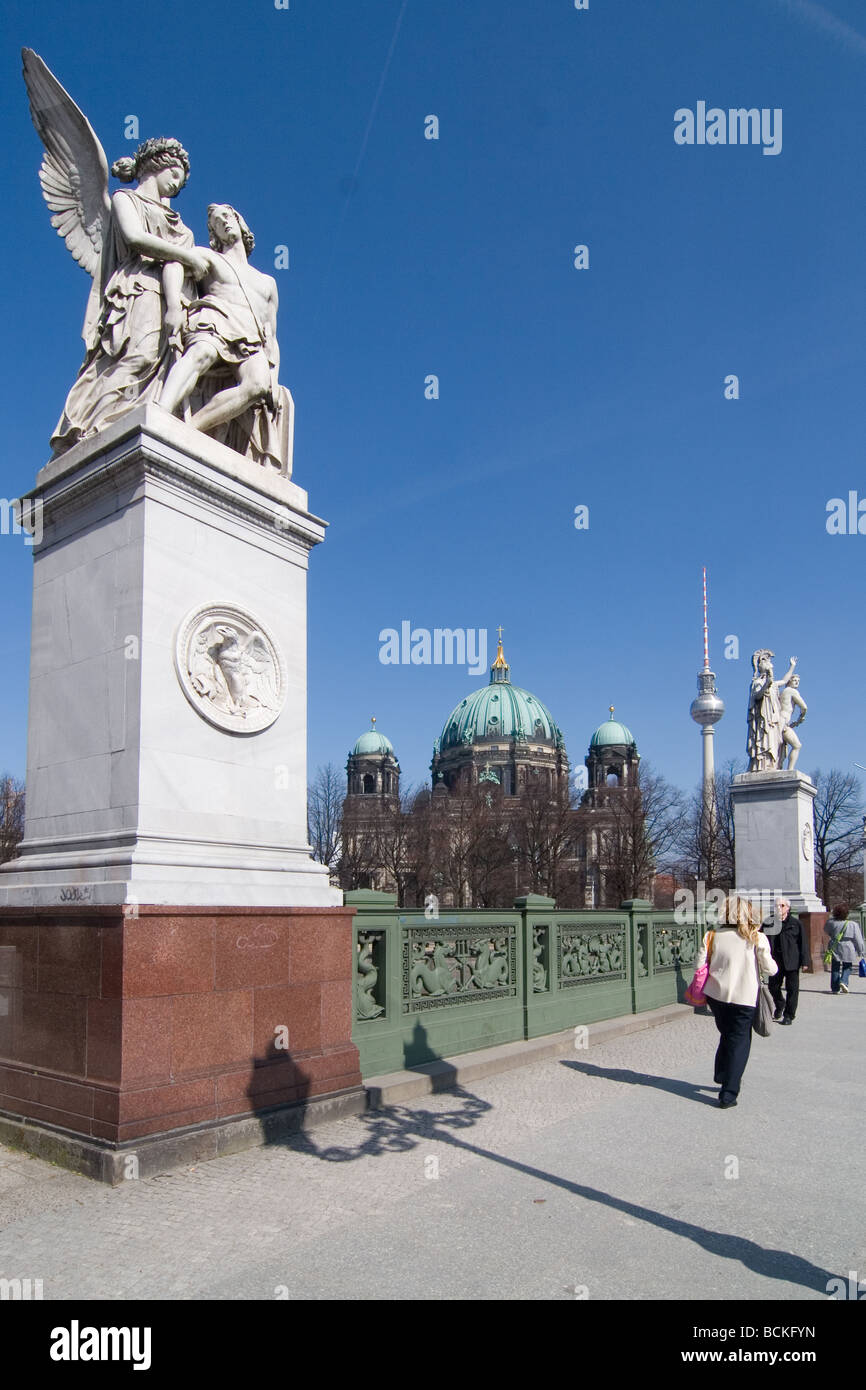 Cattedrale di Berlino e angel Foto Stock