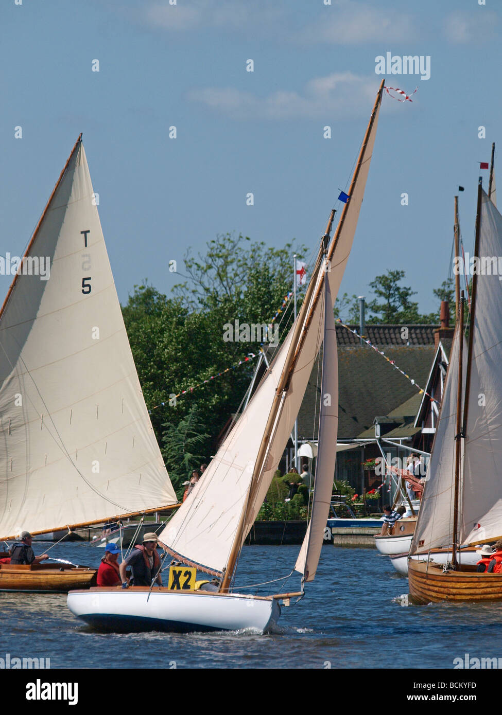 Fiume bure in horning all'inizio annuale di tre fiumi gara, norfolk Foto Stock