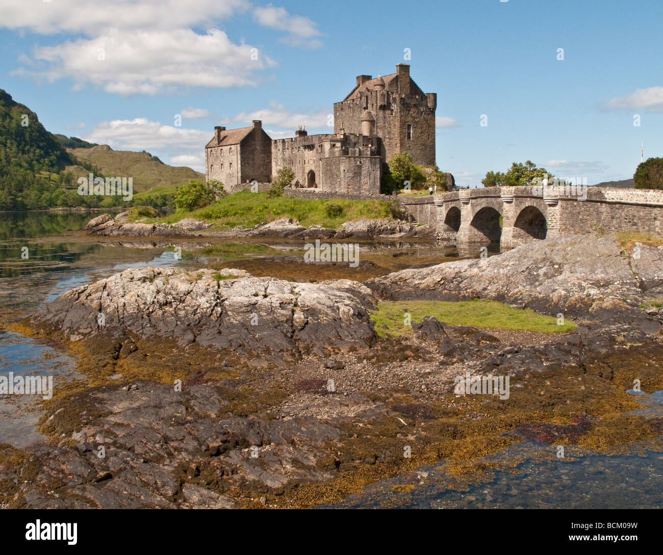 Eilean Donan Castle in estate Scotland Regno Unito Foto Stock