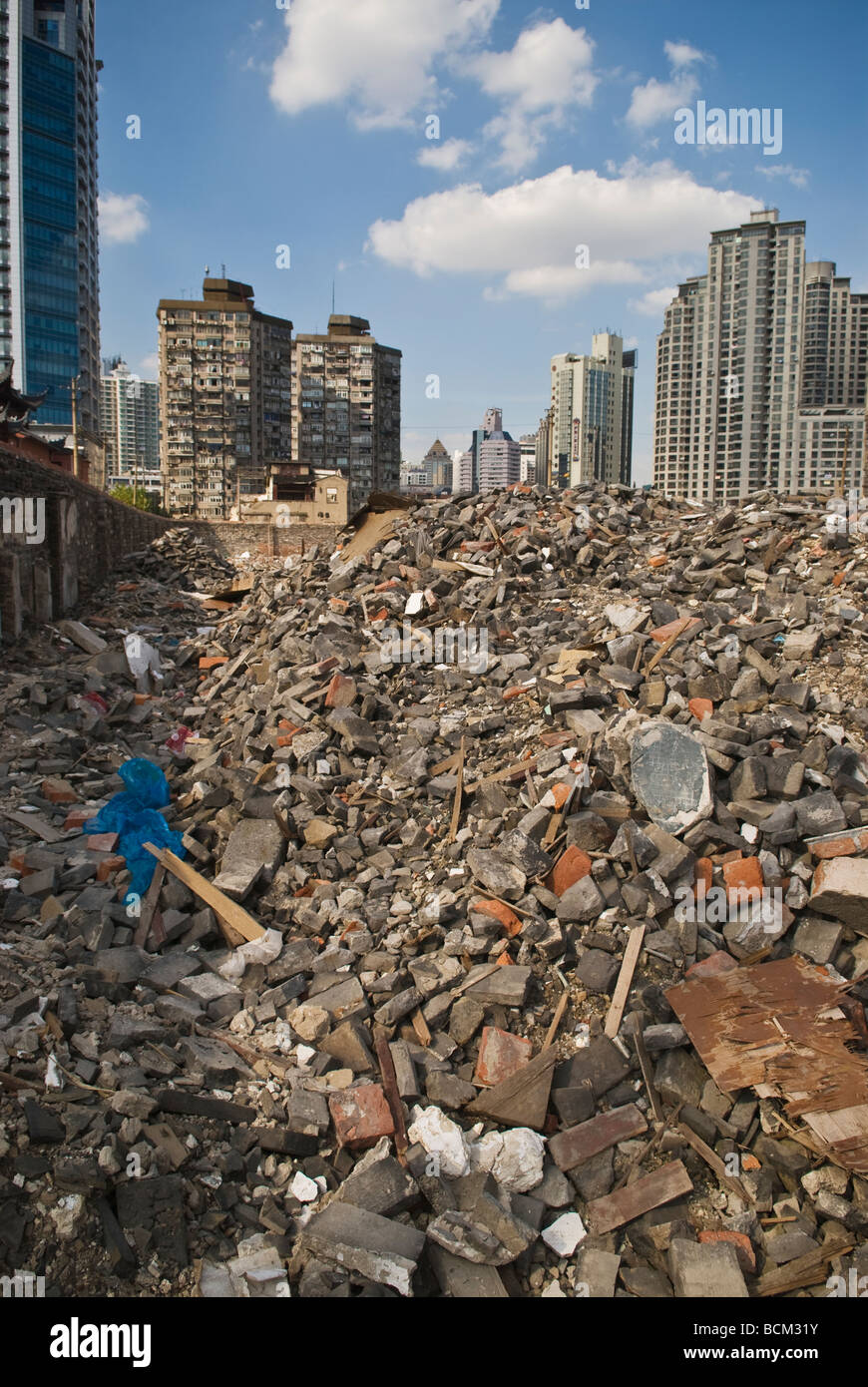 Le macerie da edifici demoliti, Shanghai, Cina Foto Stock