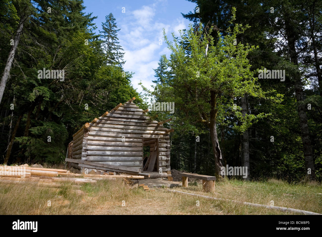 Humes Ranch Cabin lungo il fiume Elwah Trail Parco nazionale di Olympic Washington Foto Stock