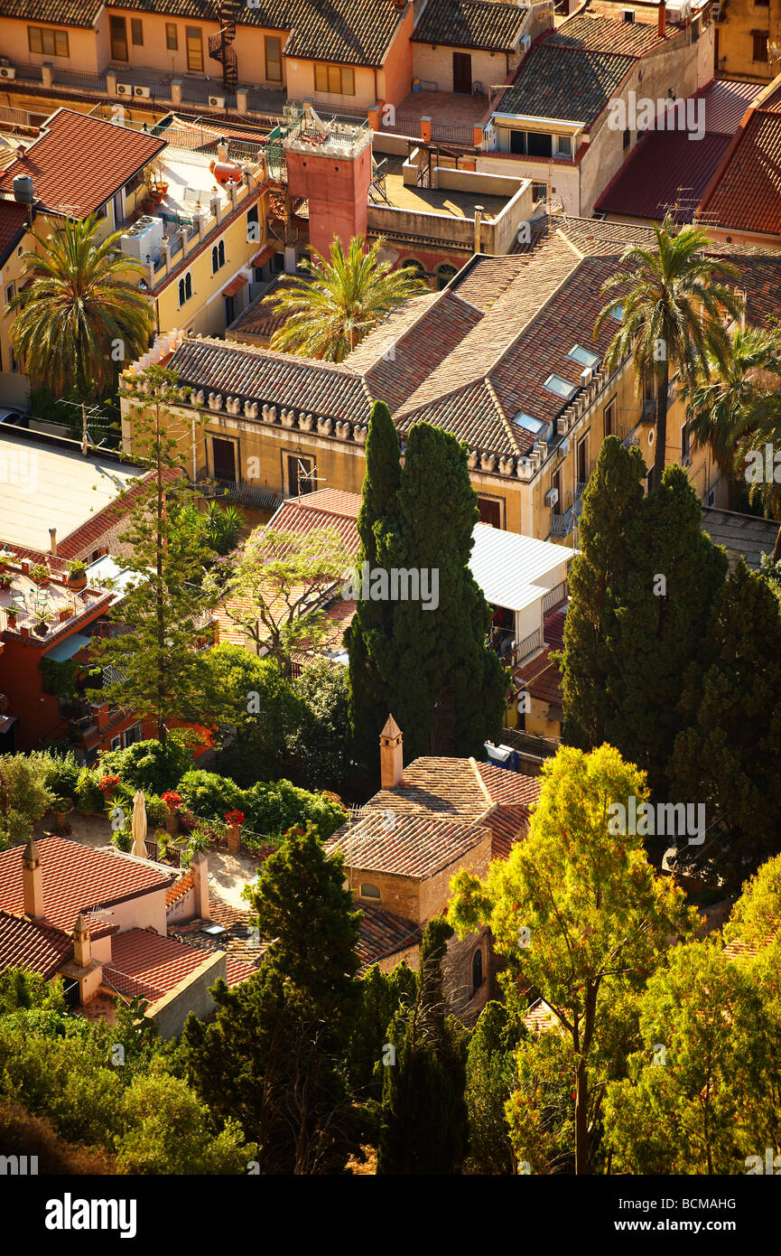 Roof top Arial vista di Taormina in Sicilia, Italia Foto Stock