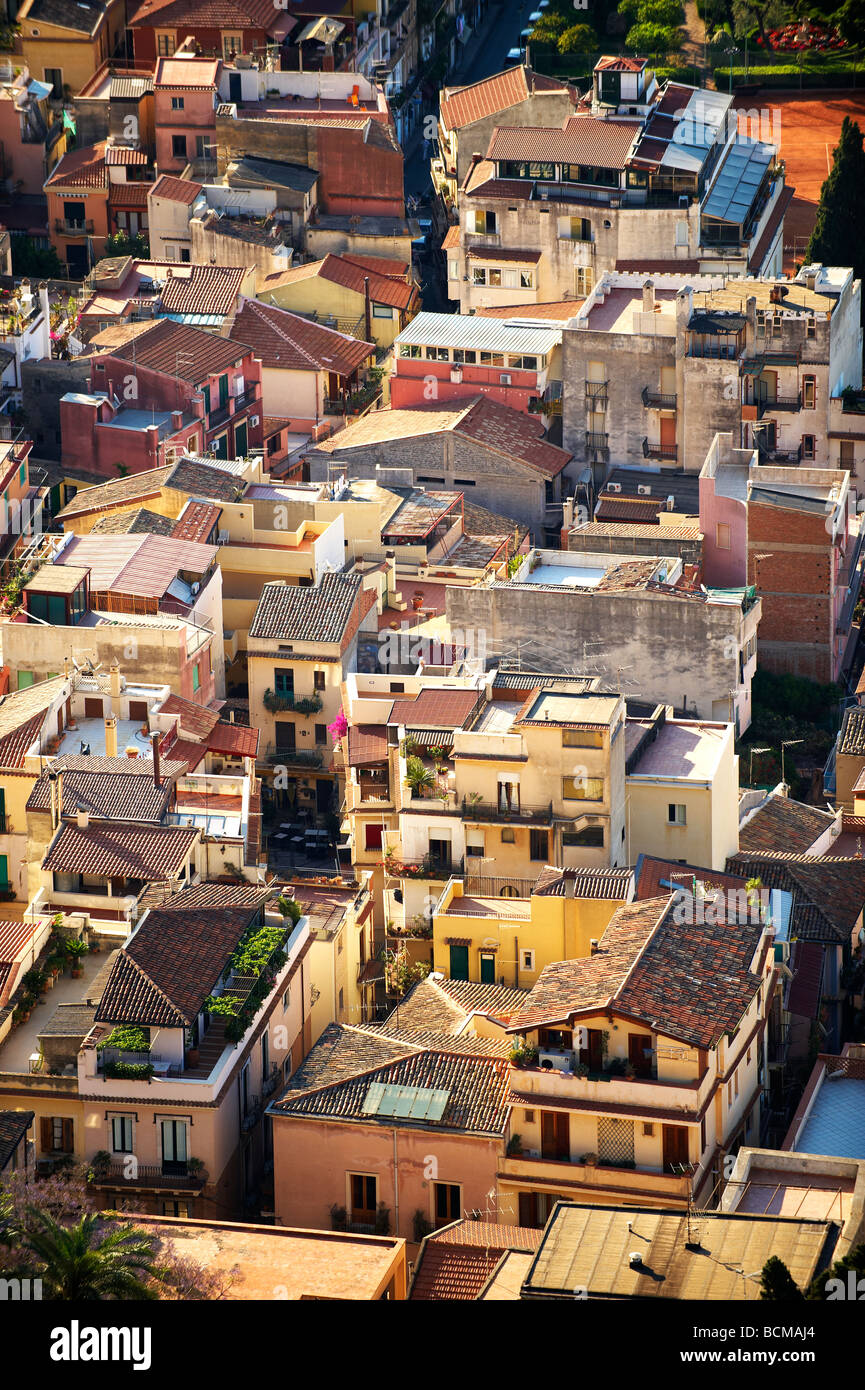 Roof top Arial vista di Taormina in Sicilia, Italia Foto Stock