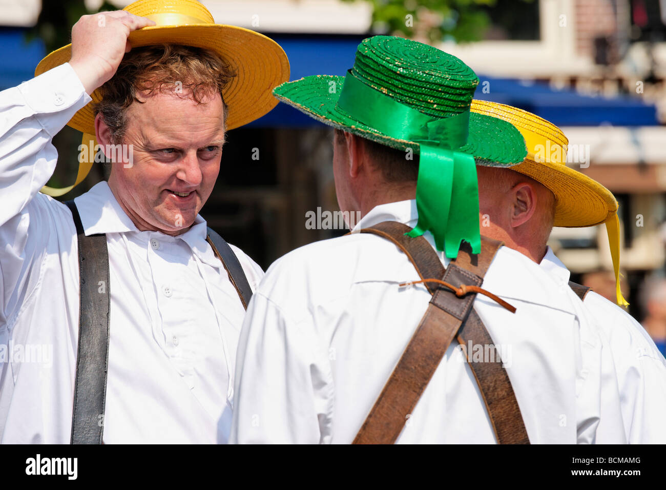 Formaggio portanti a Alkmaar Cheesemarket, Alkmaar, North Holland, Paesi Bassi. Foto Stock