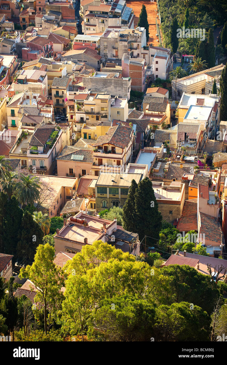 Roof top Arial vista di Taormina in Sicilia, Italia Foto Stock