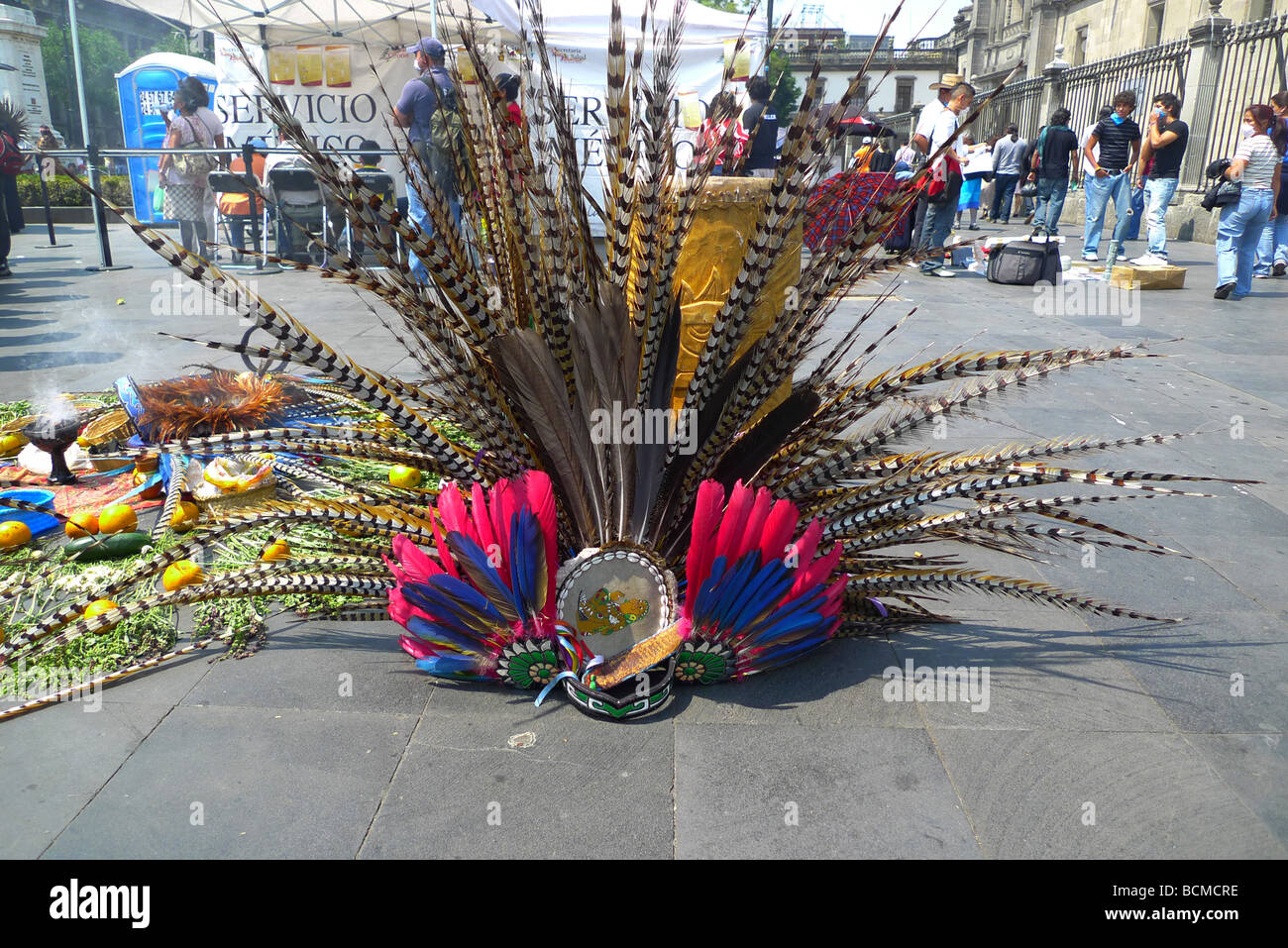 Testa azteco-vestito in Città del Messico Foto Stock