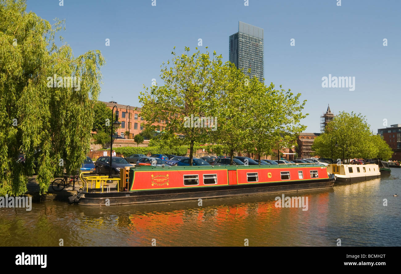 Beetham Tower Manchester dal Bridgewater Canal e Castlefield Pontili Foto Stock