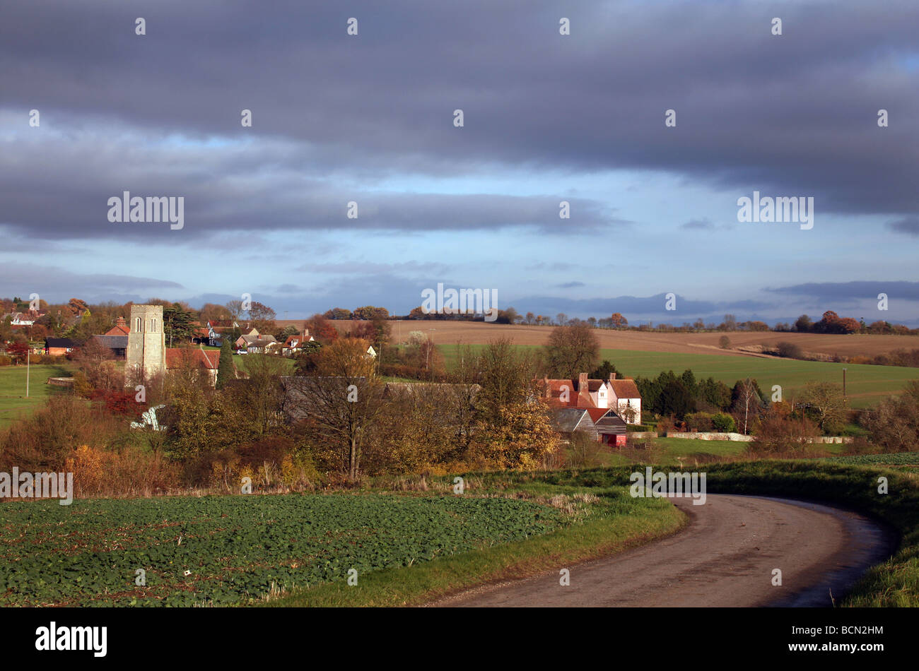 Vista generale del villaggio di Hawkedon in autunno nel Suffolk East Anglia Foto Stock