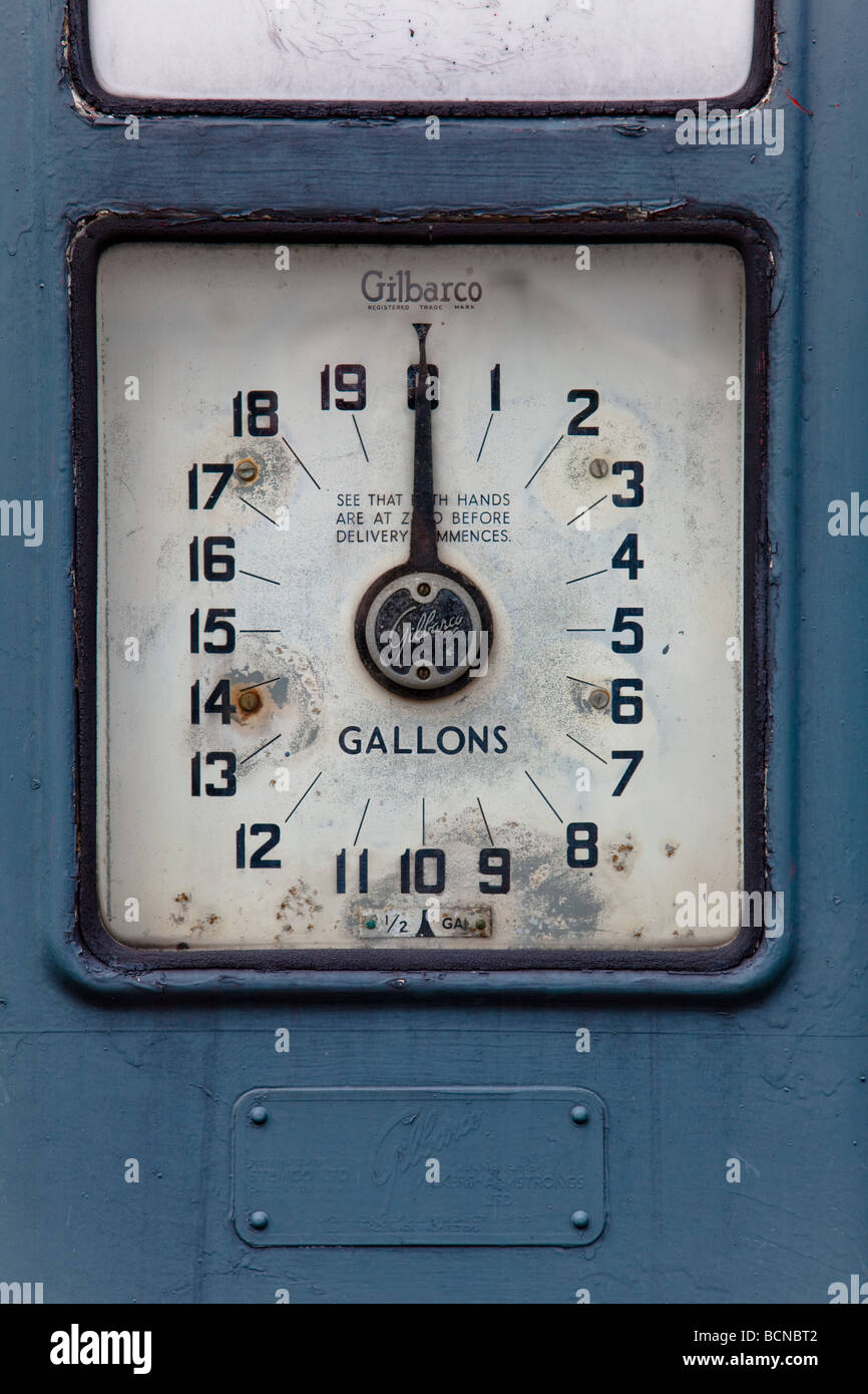 Vintage pompa carburante gallone indicatore a display Foto Stock