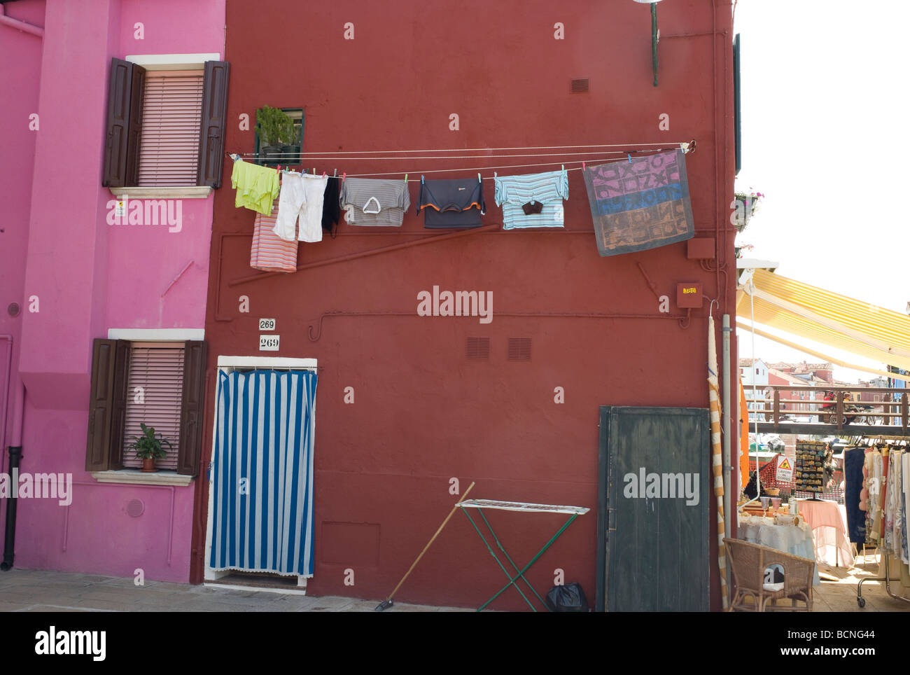 Coloratissima casa fronti,coloratissima casa fronti Foto Stock