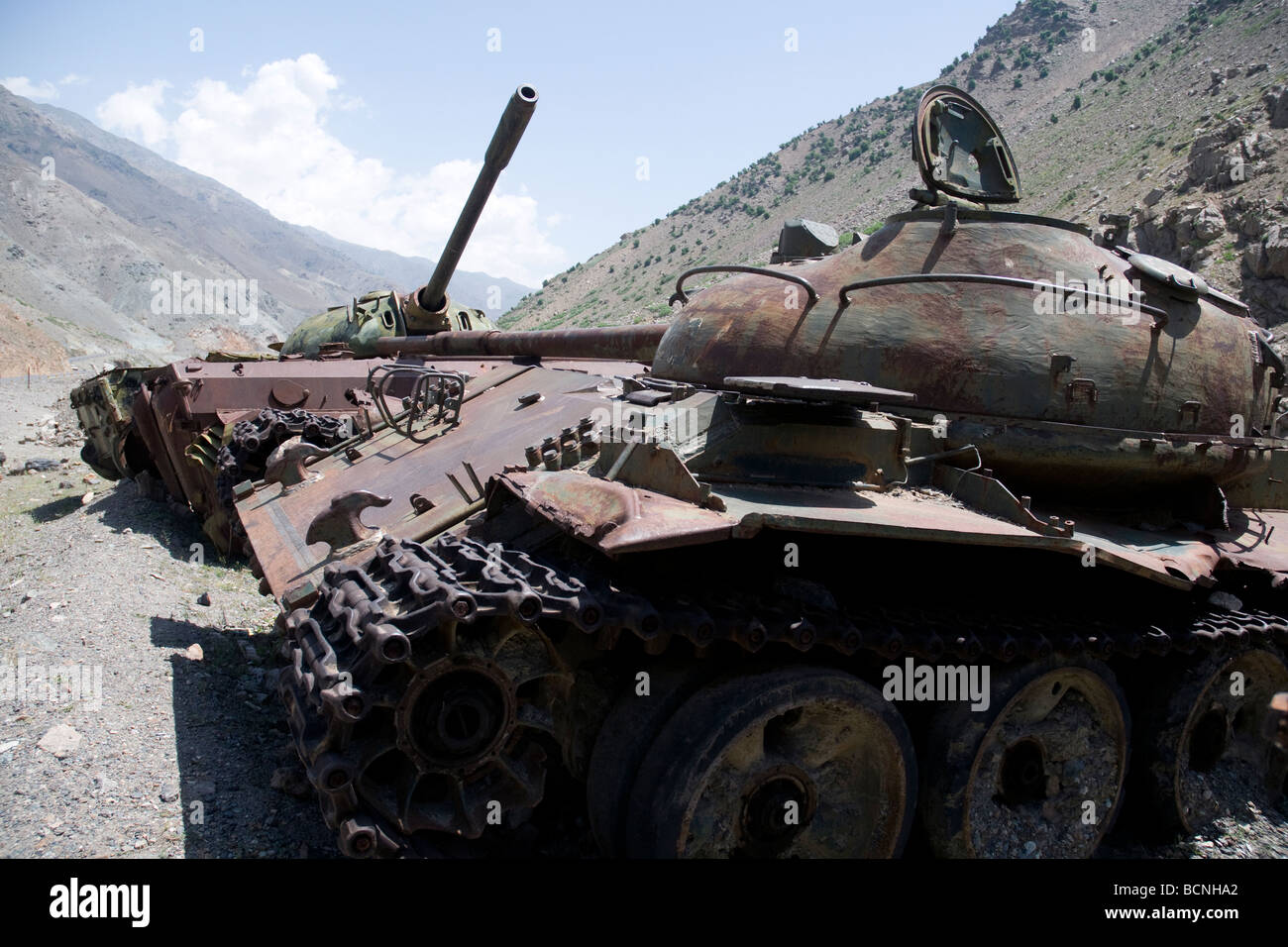 I carri armati russi ancora lettiera in Afghanistan del Panjshir valley, registrazione mujaheddin leader Massoud la vittoria sul invasori russi Foto Stock
