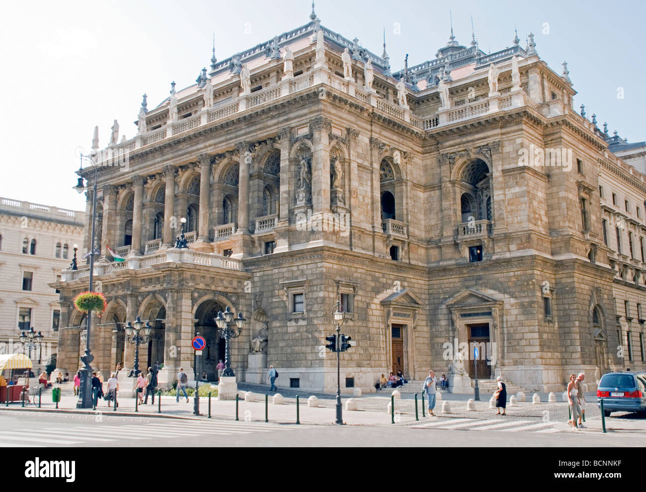 Teatro dell'Opera Ungherese su peste la Andrassy Blvd a Budapest è stata progettata in stile neo-rinascimentale dell'architetto Miklos Ybi Foto Stock