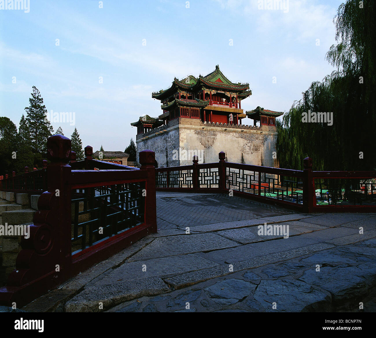 Fiorente Cultura Pavilion nel palazzo d'Estate a Pechino, Cina Foto Stock