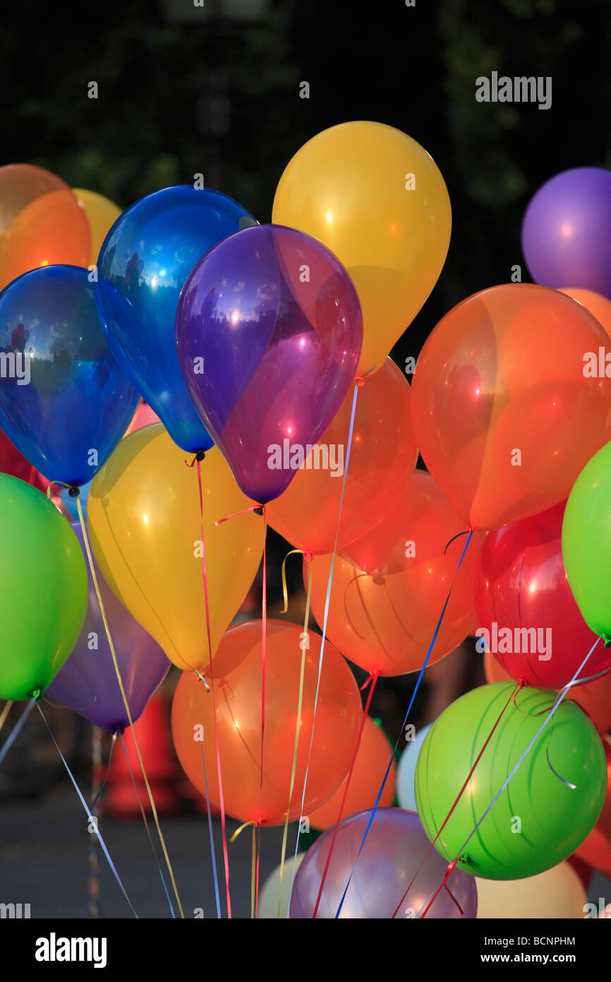 Palloncini legati con spago. Foto Stock