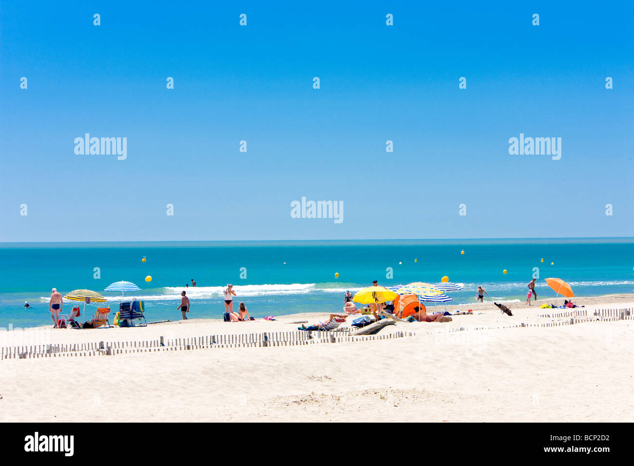 Sulla spiaggia di Les Saintes Maries de la Mer Camargue Provenza Francia Foto Stock