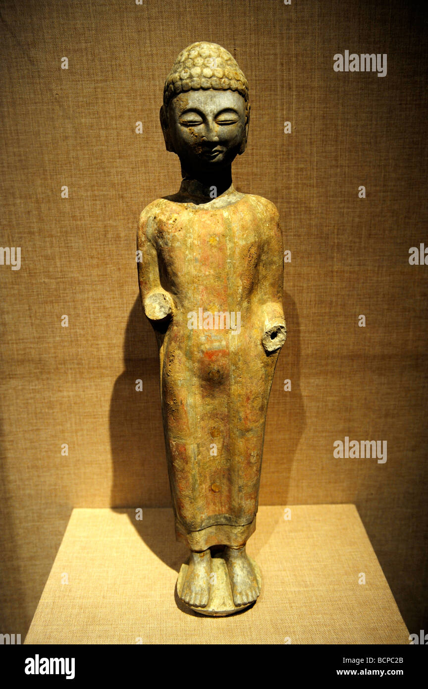 La squisita oro statua dorata di Buddha dal nord Qi periodo, Museo di capitale a Pechino, Cina Foto Stock